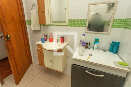 Casa à venda com 130m², 3 quartos e 2 vagasBanheiro social