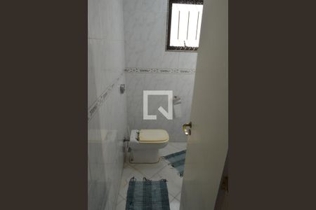 Casa de condomínio à venda com 150m², 3 quartos e 4 vagasLavabo