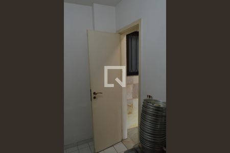 Casa de condomínio à venda com 150m², 3 quartos e 4 vagasQuarto de Serviço