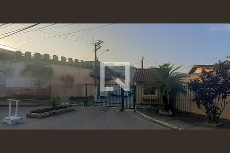 Casa de condomínio à venda com 150m², 3 quartos e 4 vagasFachada