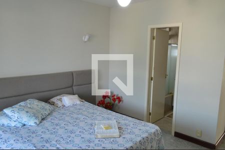 Casa de condomínio à venda com 150m², 3 quartos e 4 vagasSuíte