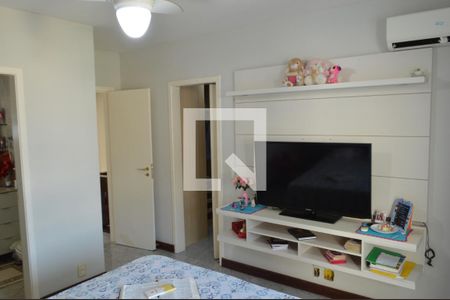 Casa de condomínio à venda com 150m², 3 quartos e 4 vagasSuíte