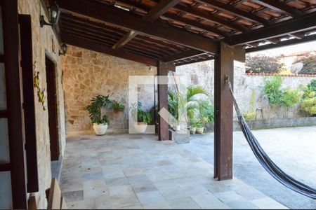 Casa de condomínio à venda com 150m², 3 quartos e 4 vagasVaranda