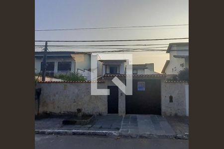 Casa de condomínio à venda com 150m², 3 quartos e 4 vagasFachada