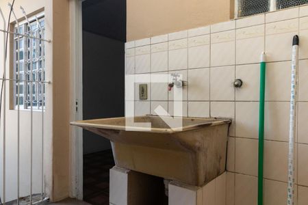 Casa para alugar com 60m², 2 quartos e 1 vagaÁrea de Serviço