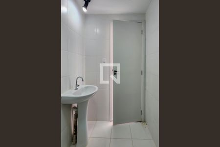 Banheiro de apartamento para alugar com 2 quartos, 45m² em Vila Santa Luzia, São Bernardo do Campo