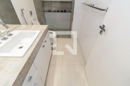 Apartamento à venda com 120m², 3 quartos e 2 vagasBanheiro 2