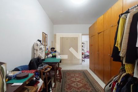 Casa à venda com 322m², 4 quartos e 3 vagasQuarto 2