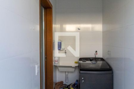 Casa à venda com 138m², 3 quartos e 1 vagaÁrea de serviço 