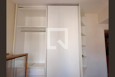 Apartamento à venda com 177m², 4 quartos e 3 vagasQuarto 2