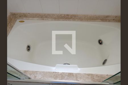 Apartamento à venda com 177m², 4 quartos e 3 vagasBanheiro Quarto 1