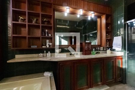 Casa para alugar com 640m², 4 quartos e 6 vagas Casa para alugar com 640m², 4 quartos e 6 vagasBanheiro da suíte 2 - Master