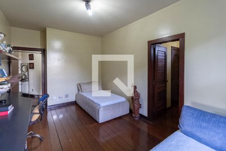 Casa para alugar com 640m², 4 quartos e 6 vagas Casa para alugar com 640m², 4 quartos e 6 vagasSemi suíte