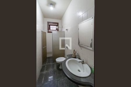 Casa para alugar com 640m², 4 quartos e 6 vagas Casa para alugar com 640m², 4 quartos e 6 vagasBanheiro de serviço