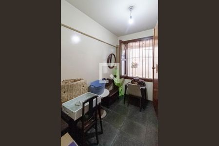 Casa para alugar com 640m², 4 quartos e 6 vagas Casa para alugar com 640m², 4 quartos e 6 vagasQuarto de serviço 1