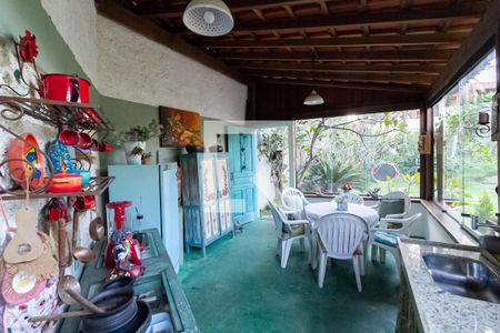 Casa para alugar com 640m², 4 quartos e 6 vagas Casa para alugar com 640m², 4 quartos e 6 vagasCozinha externa