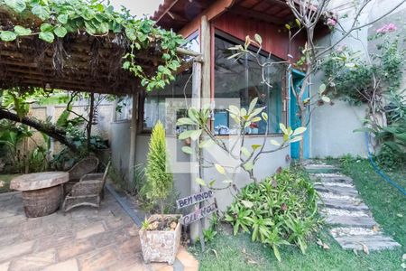 Casa para alugar com 640m², 4 quartos e 6 vagas Casa para alugar com 640m², 4 quartos e 6 vagasCozinha externa