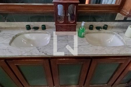 Casa para alugar com 640m², 4 quartos e 6 vagas Casa para alugar com 640m², 4 quartos e 6 vagasBanheiro da suíte 2 - Master