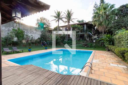 Casa para alugar com 640m², 4 quartos e 6 vagas Casa para alugar com 640m², 4 quartos e 6 vagasPiscina