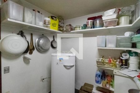 Casa para alugar com 640m², 4 quartos e 6 vagas Casa para alugar com 640m², 4 quartos e 6 vagasDespensa