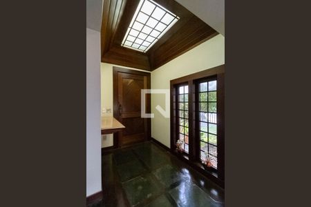 Casa para alugar com 640m², 4 quartos e 6 vagas Casa para alugar com 640m², 4 quartos e 6 vagasEntrada