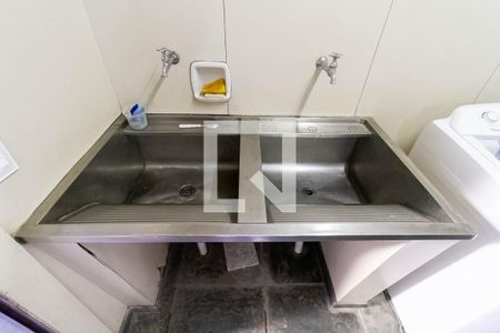 Casa para alugar com 640m², 4 quartos e 6 vagas Casa para alugar com 640m², 4 quartos e 6 vagasÁrea de serviço