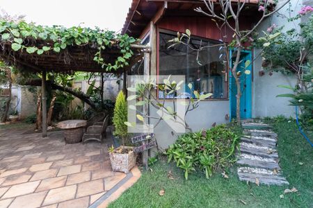 Casa para alugar com 640m², 4 quartos e 6 vagas Casa para alugar com 640m², 4 quartos e 6 vagasCozinha externa