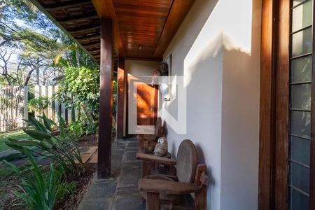 Casa para alugar com 640m², 4 quartos e 6 vagas Casa para alugar com 640m², 4 quartos e 6 vagasFachada