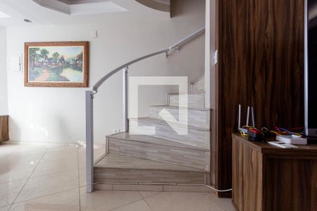 Casa à venda com 500m², 4 quartos e 2 vagasEscada