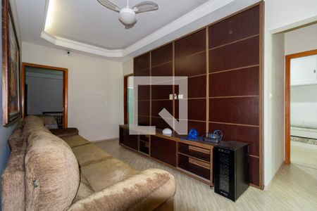 Casa à venda com 500m², 4 quartos e 2 vagasSala de TV