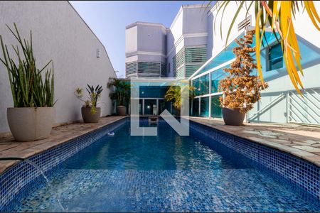 Casa à venda com 500m², 4 quartos e 2 vagasPiscina