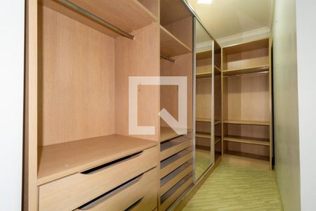 Casa à venda com 500m², 4 quartos e 2 vagasCloset - Suíte 4