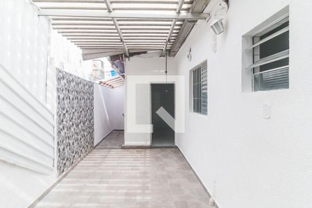 Vista da Sala/Quintal de casa para alugar com 3 quartos, 99m² em Vila Industrial, Mogi das Cruzes