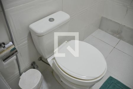 Casa à venda com 111m², 2 quartos e 2 vagasBanheiro