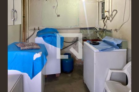 Casa à venda com 245m², 3 quartos e 2 vagas Casa à venda com 245m², 3 quartos e 2 vagasLavanderia