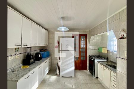 Casa à venda com 245m², 3 quartos e 2 vagas Casa à venda com 245m², 3 quartos e 2 vagasCozinha