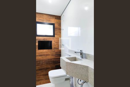 Casa à venda com 195m², 3 quartos e 4 vagasBanheiro da Suite 2