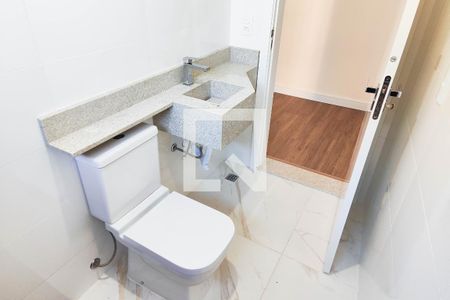 Casa à venda com 195m², 3 quartos e 4 vagasBanheiro da Suite 2