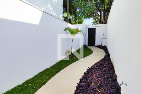 Casa à venda com 195m², 3 quartos e 4 vagasQuintal e Acesso a Area Comum