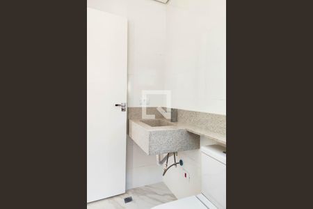 Casa à venda com 195m², 3 quartos e 4 vagasBanheiro da Suite 1