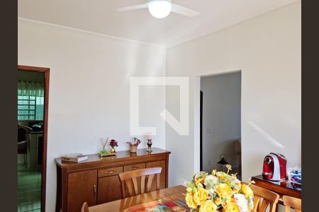 Casa à venda com 250m², 3 quartos e 2 vagasCopa