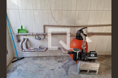 Casa à venda com 250m², 3 quartos e 2 vagasPorão e Casa da Bomba Piscina