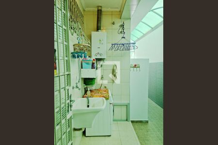 Casa à venda com 250m², 3 quartos e 2 vagasÁrea de Serviço