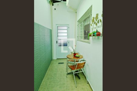 Casa à venda com 250m², 3 quartos e 2 vagasCorredor