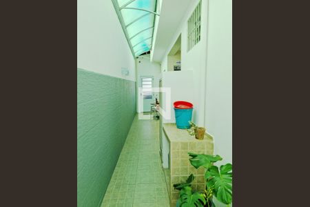 Casa à venda com 250m², 3 quartos e 2 vagasCorredor