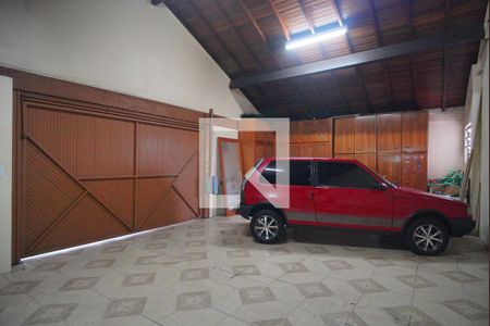 Casa à venda com 303m², 5 quartos e 3 vagas Casa à venda com 303m², 5 quartos e 3 vagasGaragem