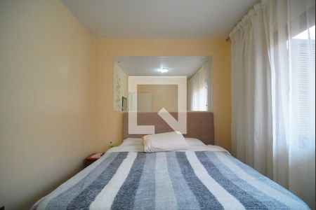 Casa à venda com 303m², 5 quartos e 3 vagas Casa à venda com 303m², 5 quartos e 3 vagasQuarto 4