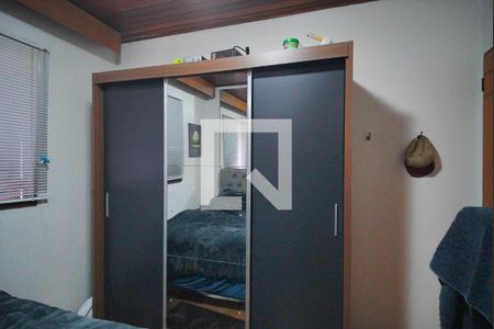 Casa à venda com 303m², 5 quartos e 3 vagas Casa à venda com 303m², 5 quartos e 3 vagasQuarto 2