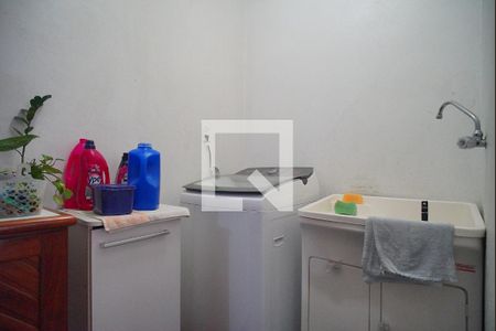 Casa à venda com 303m², 5 quartos e 3 vagas Casa à venda com 303m², 5 quartos e 3 vagasÁrea de Serviço