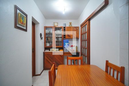 Casa à venda com 303m², 5 quartos e 3 vagas Casa à venda com 303m², 5 quartos e 3 vagascozinha 2